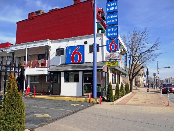 Motel 6 Baltimore MD image 2